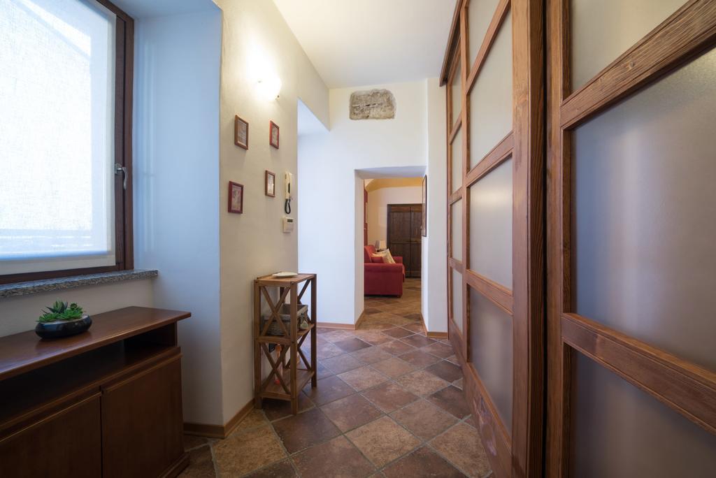 Casa Corte Alla Rocca 아로나 외부 사진