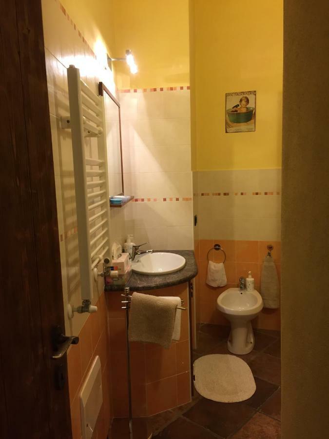 Casa Corte Alla Rocca 아로나 외부 사진